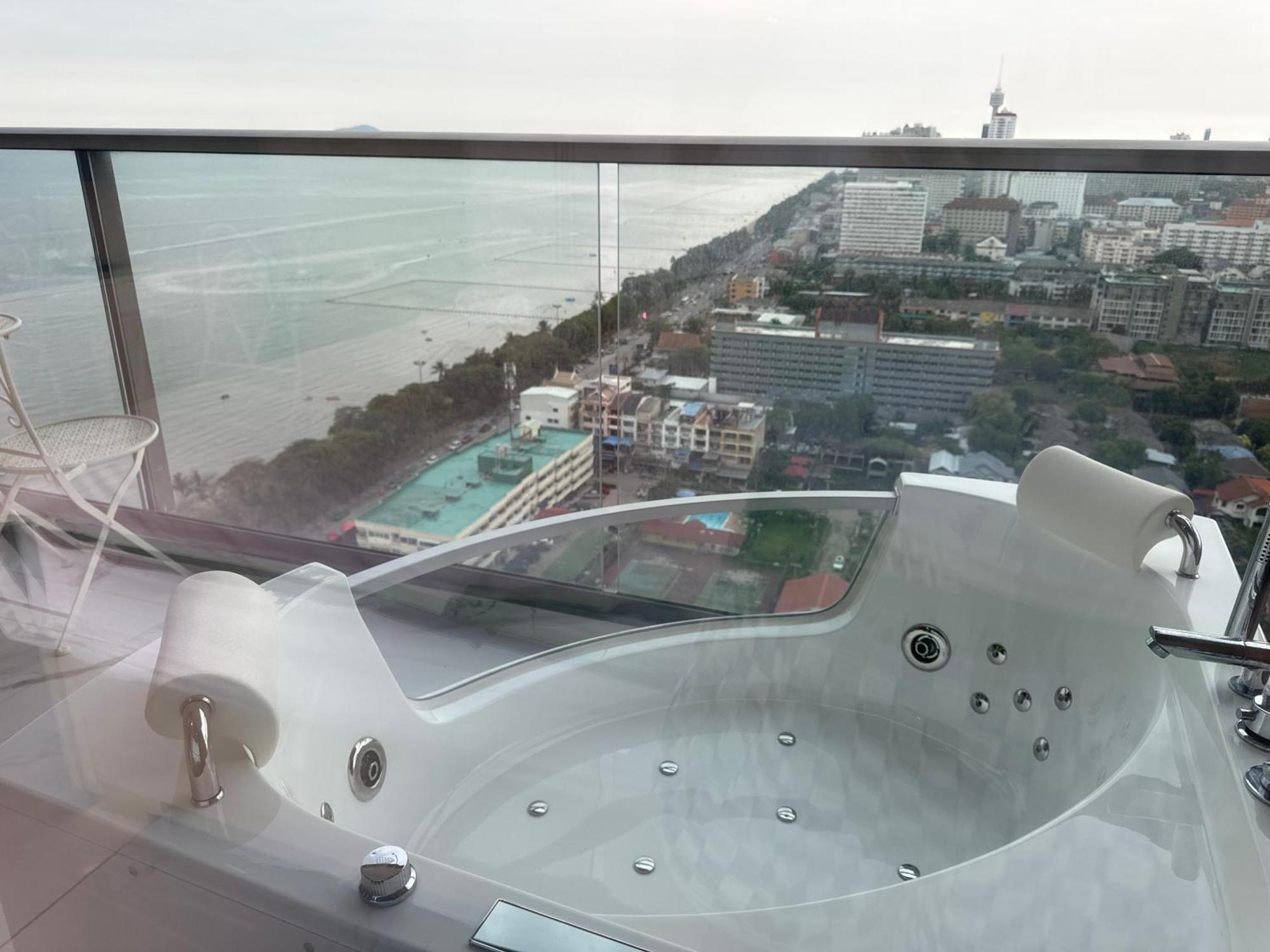 Copacabana Beach Jomtien 科帕卡巴纳海乔木提安海滩毗邻乔木提安夜市 Exterior foto
